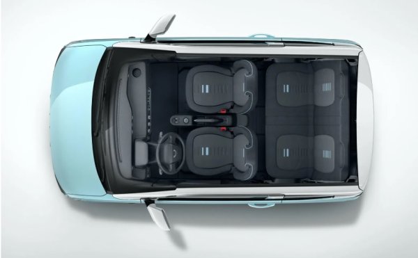 Той има един електрически мотор, който дава едва 27 конски сили и можете да изберете батерия, която ще осигури пробег между 120 до 170 километра. Максималната скорост е 100 км/ч.  Въпреки че тези числа не са  кой знае какви, колата става за ежедневно пътуване в града. И поради ниската си цена, той е лесно достъпен за много купувачи, което прави Wuling Mini EV най-продаваната кола в Китай.
